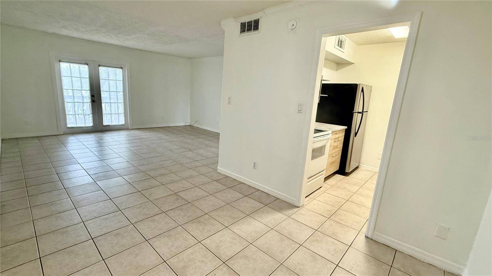 Altamonte Springs, FL 32714,415 WYMORE RD #201