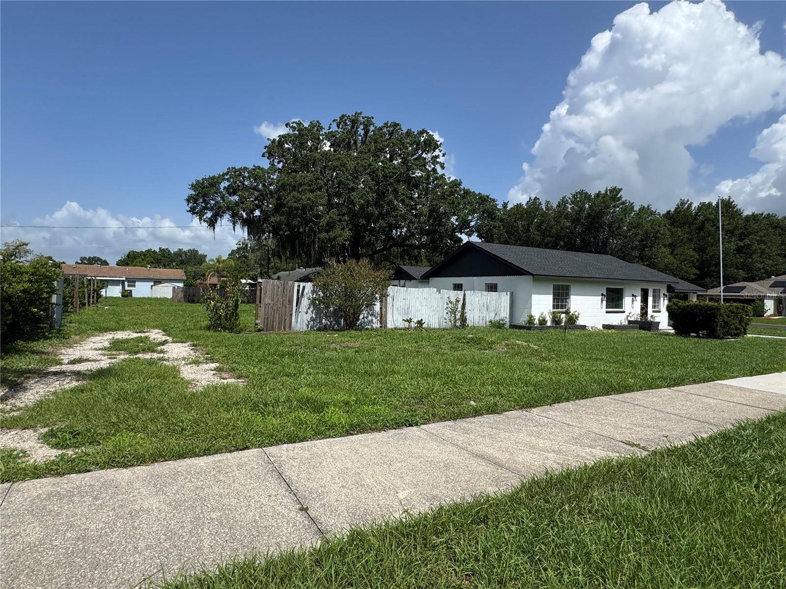 Umatilla, FL 32784,793 N KENTUCKY AVE