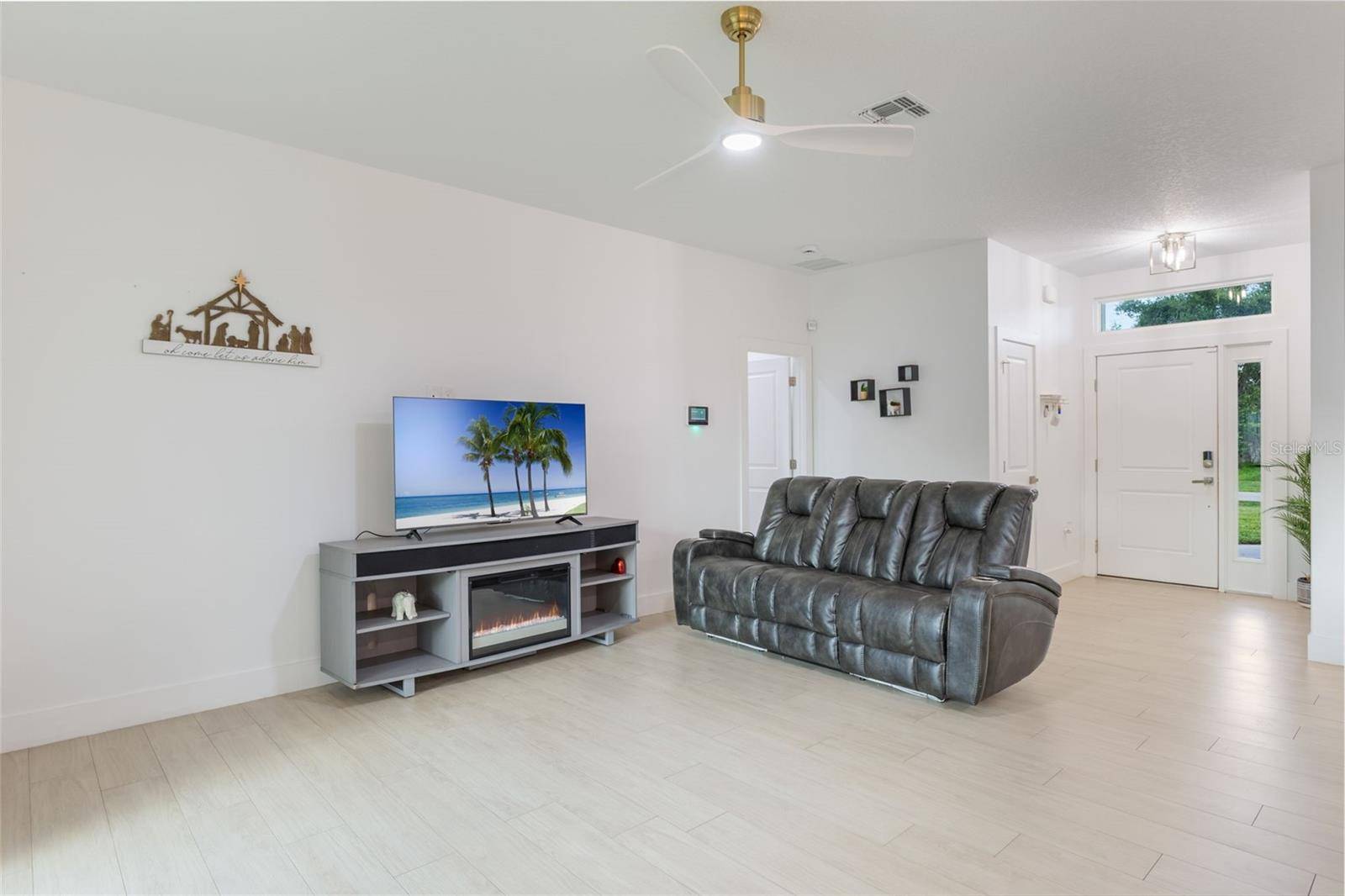 Deltona, FL 32738,2668 COACHMAN DR