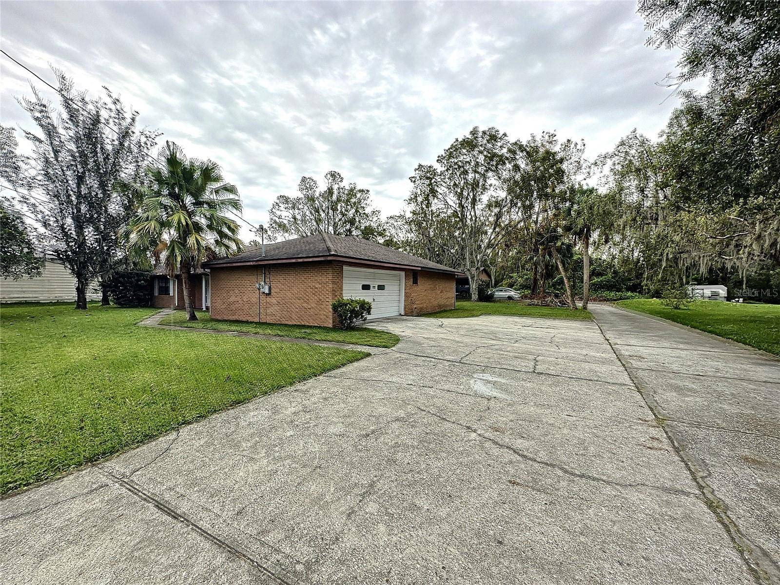 Lakeland, FL 33813,722 W ALAMO DR