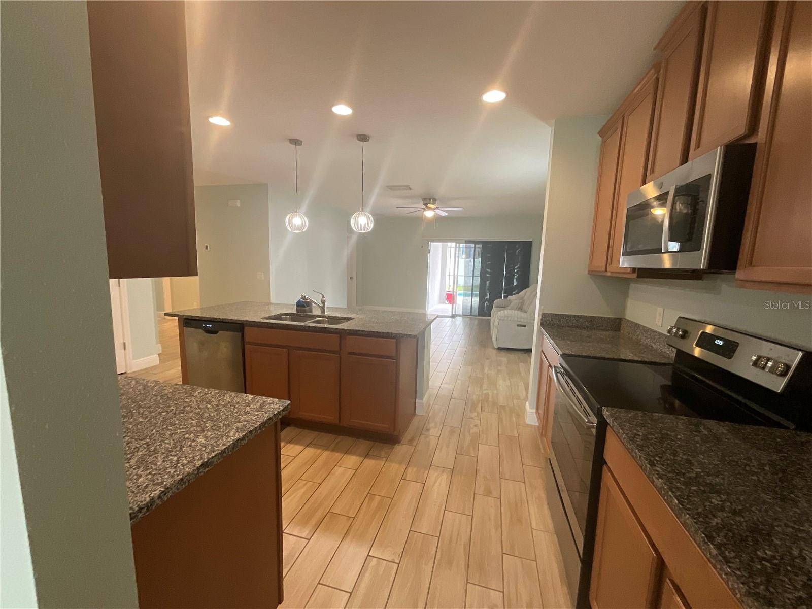 Davenport, FL 33837,878 BENJAMIN TRL