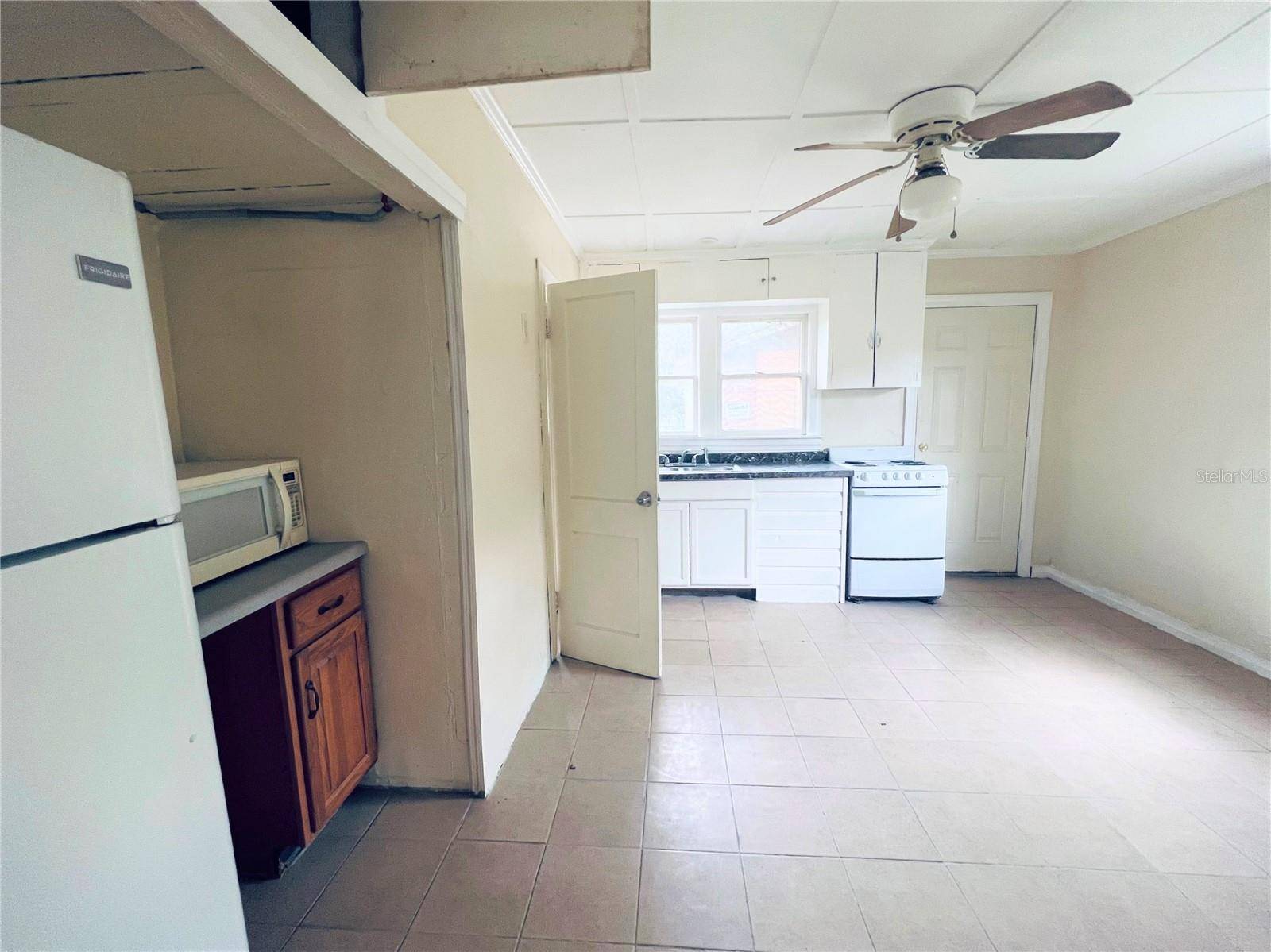 Lake Wales, FL 33853,110 W ORANGE AVE #1