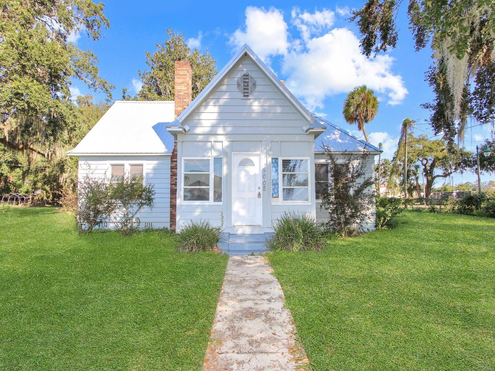 Fruitland Park, FL 34731,500 W FOUNTAIN ST