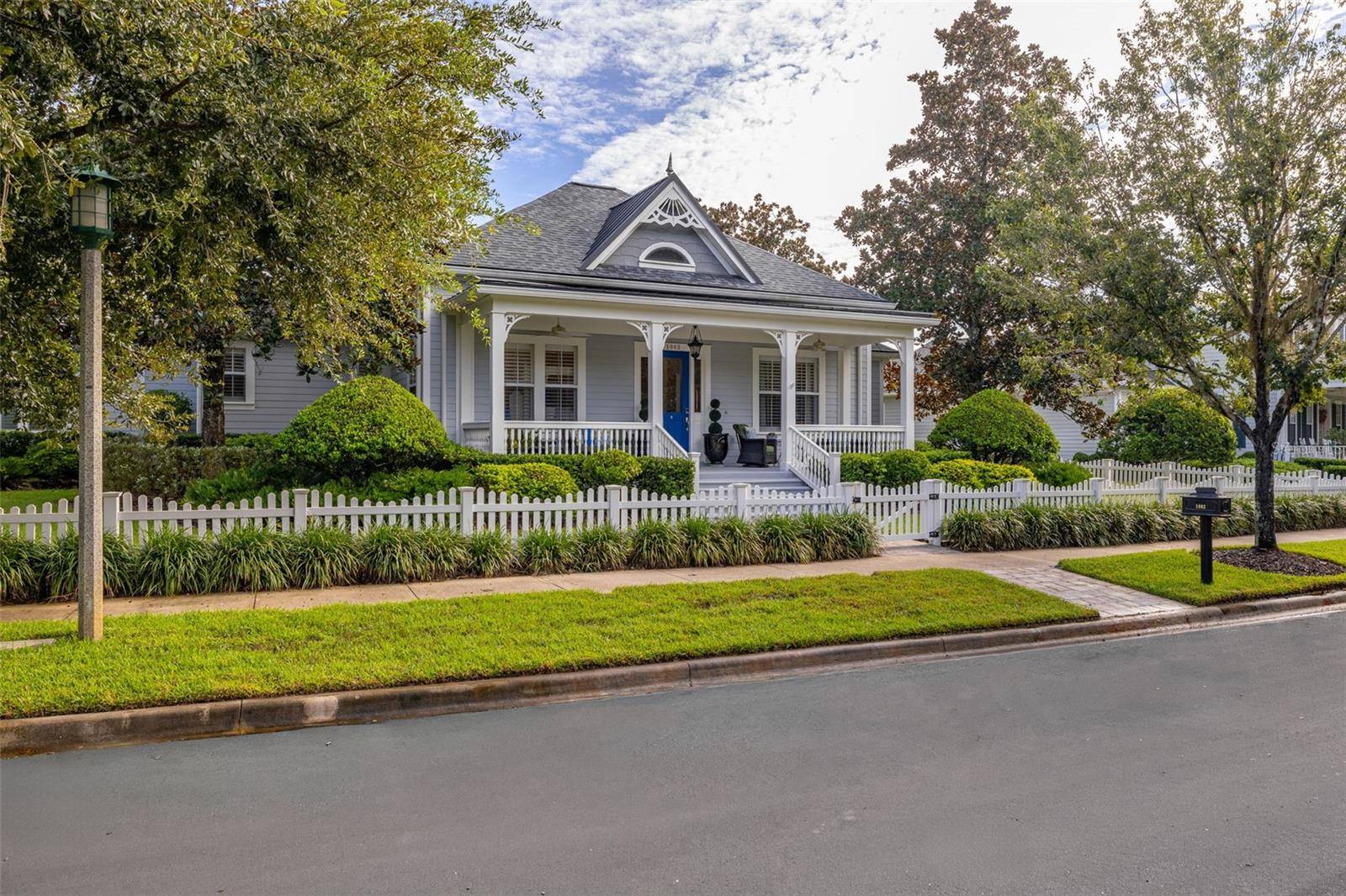 Celebration, FL 34747,1003 OAK POND DR