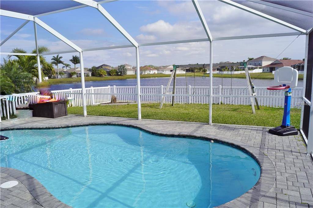 Ruskin, FL 33570,1728 BONITA BLUFF CT