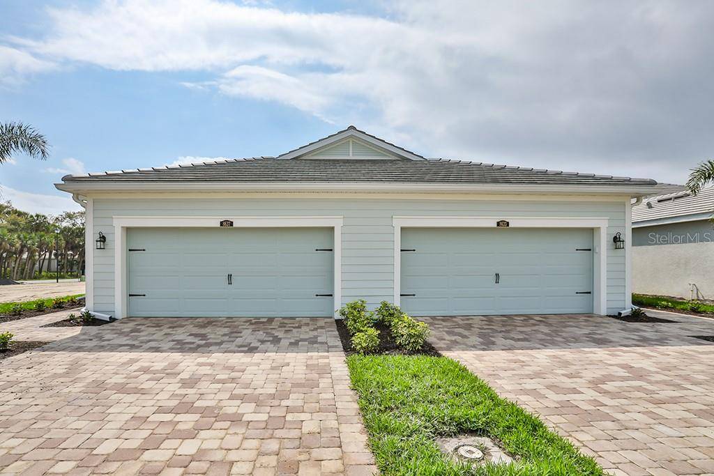 Sarasota, FL 34238,8637 RAIN SONG RD #341