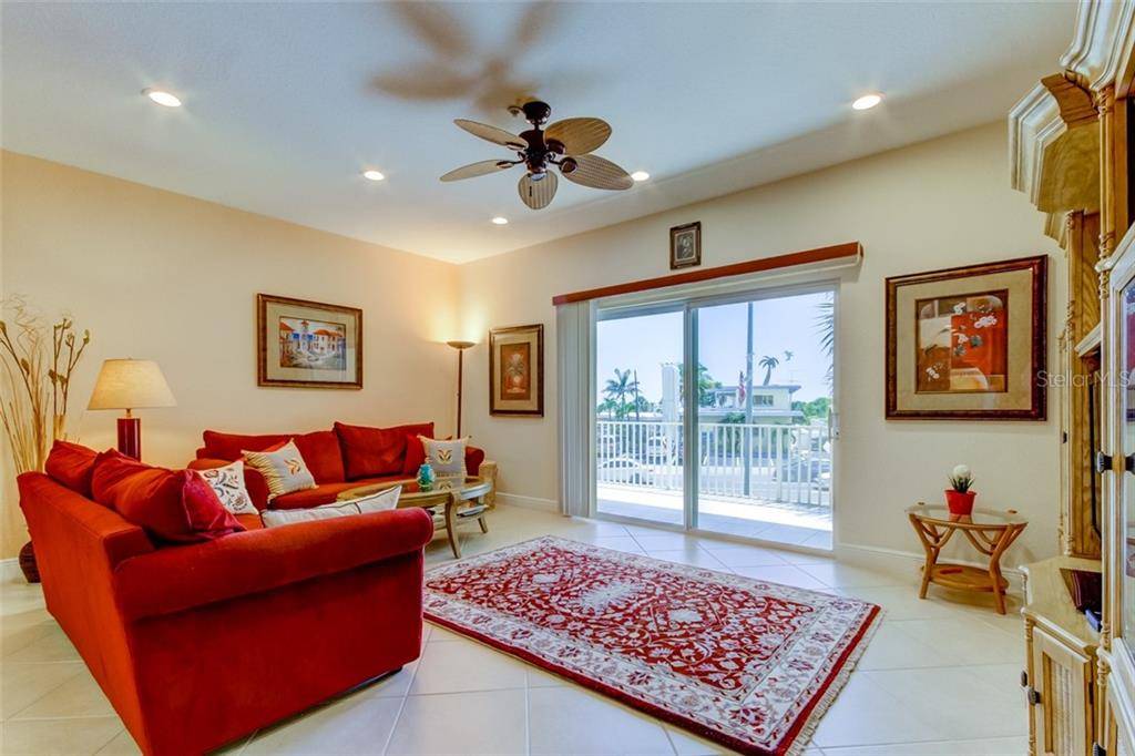 Treasure Island, FL 33706,11555 GULF BLVD #15