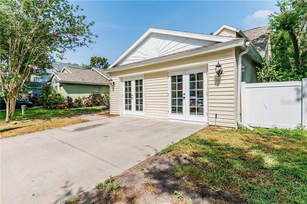 Lithia, FL 33547,5865 MEADOWPARK PL