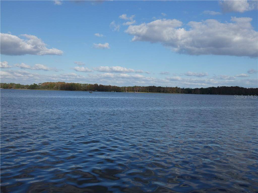 Palm Harbor, FL 34684,142 LAKE SHORE DR N