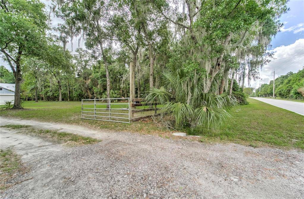 Lithia, FL 33547,1918 NICHOLS RD