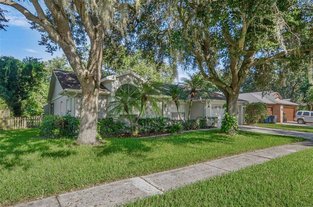 Valrico, FL 33596,3004 SPRAWLING OAKS PL