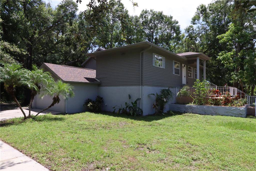 Ruskin, FL 33570,107 4TH ST NE