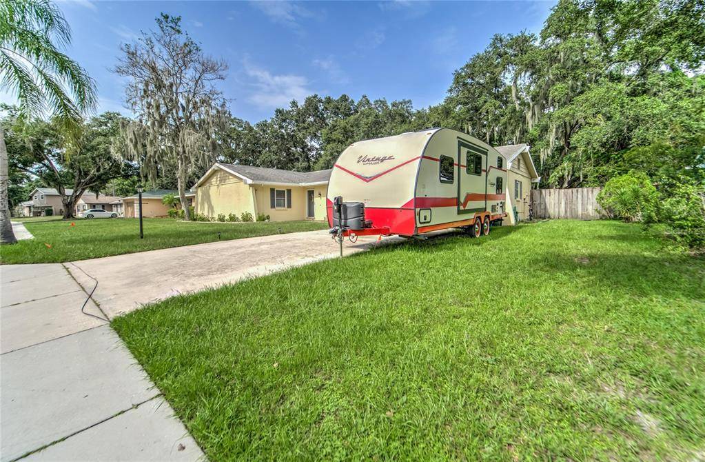 Brandon, FL 33511,224 VAN GOGH CIR