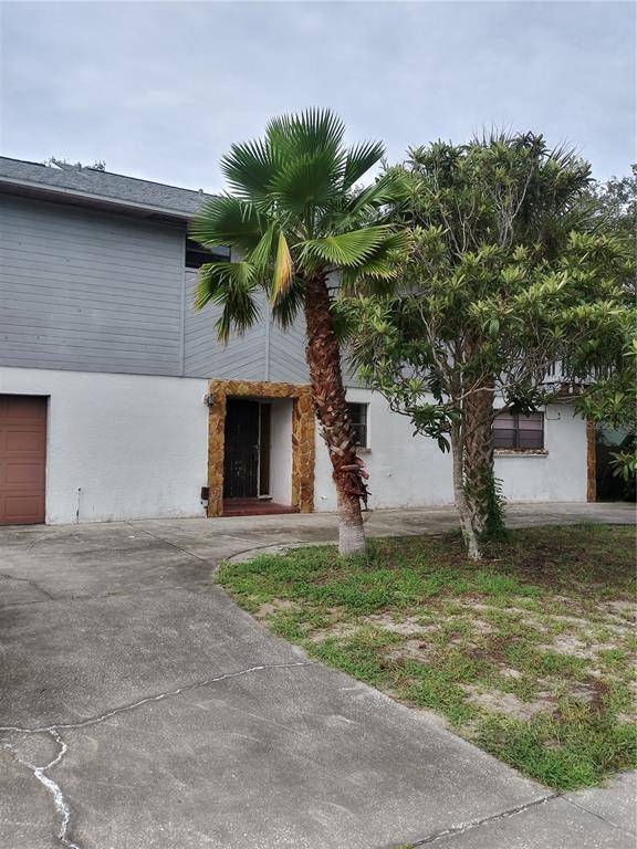 Tarpon Springs, FL 34689,915 RIVERSIDE DR