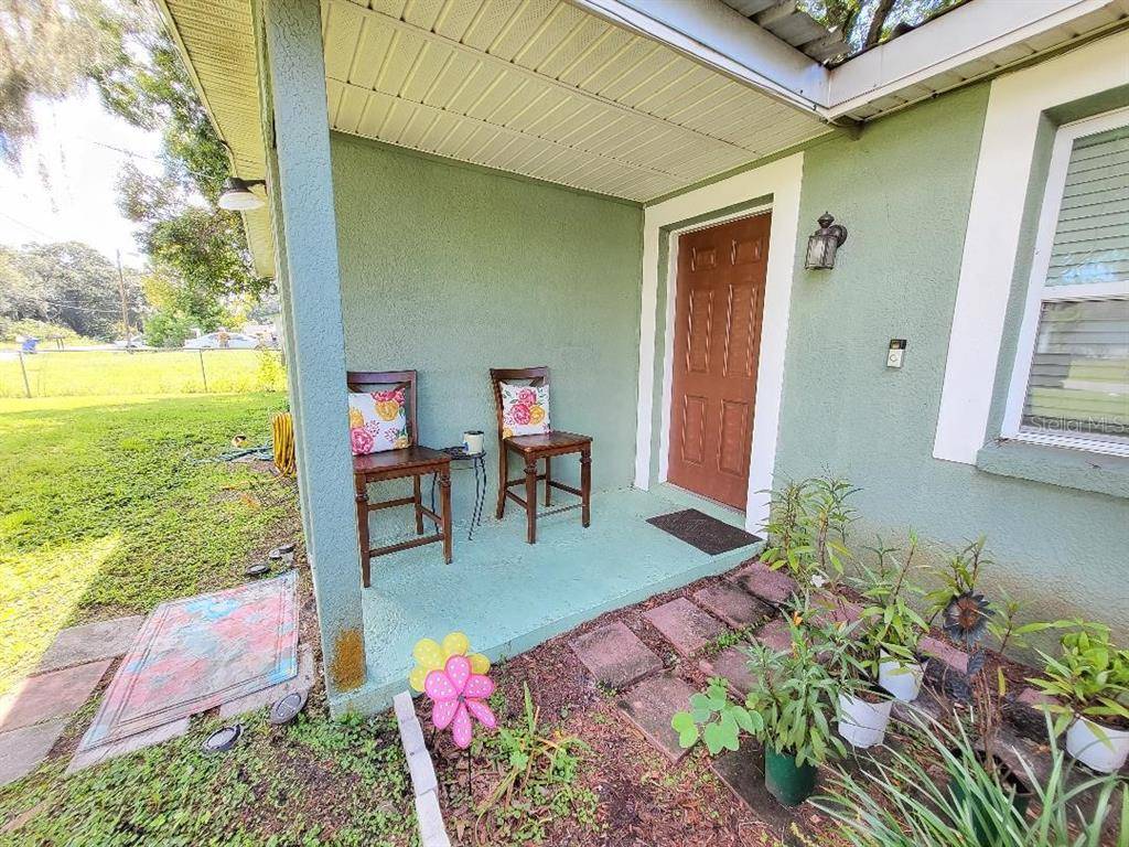 Ruskin, FL 33570,206 8TH STREET NE