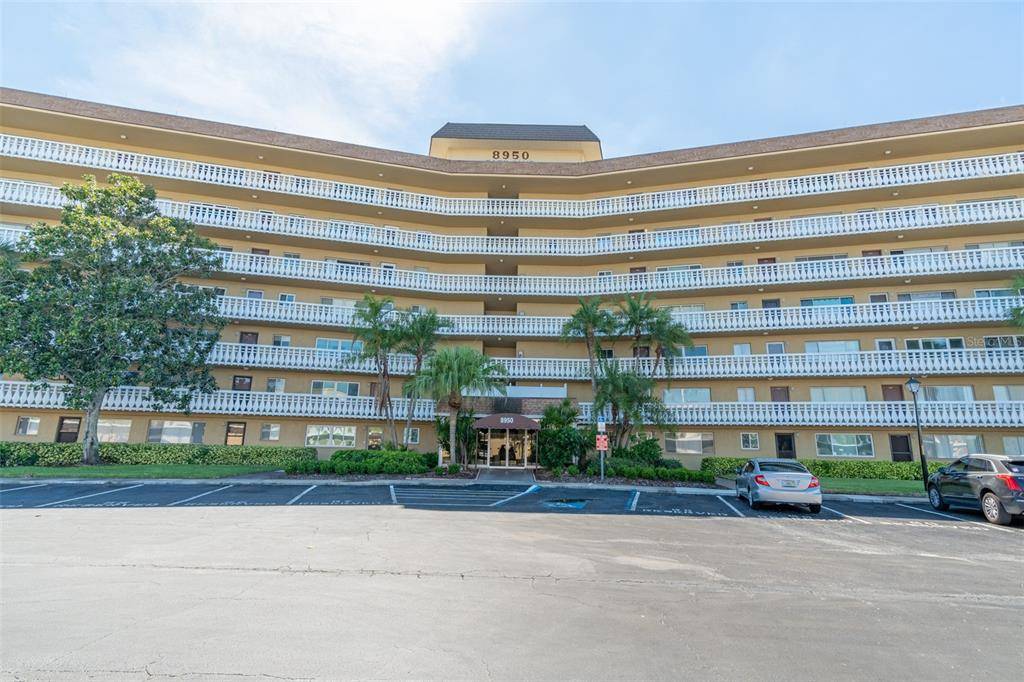 Largo, FL 33777,8950 PARK BLVD #306