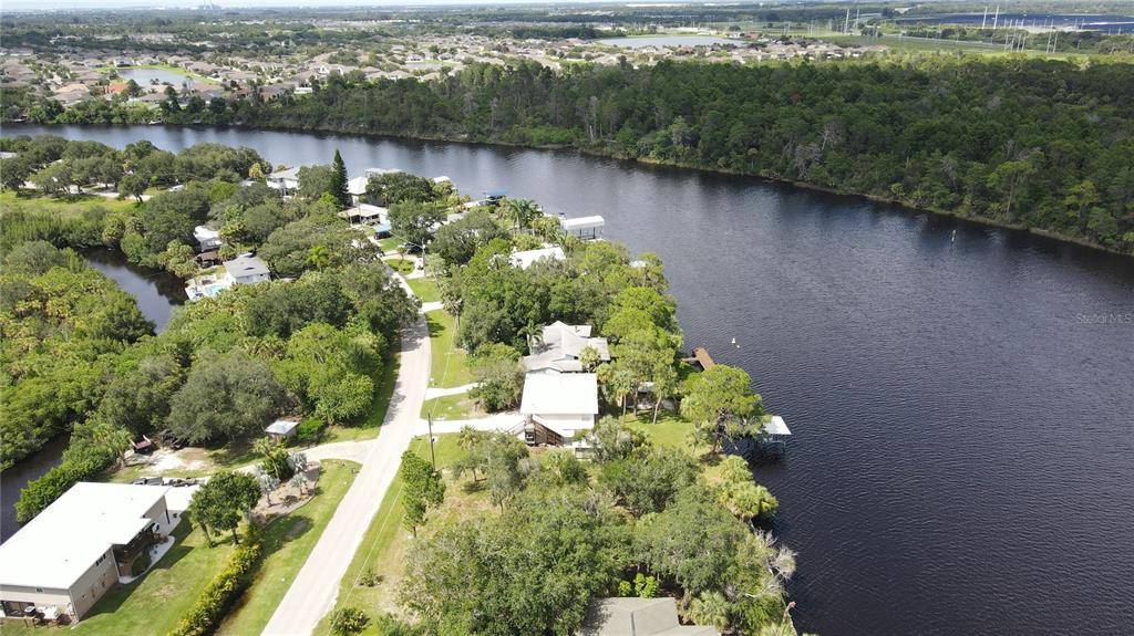 Ruskin, FL 33570,2608 RIVER BEND DR