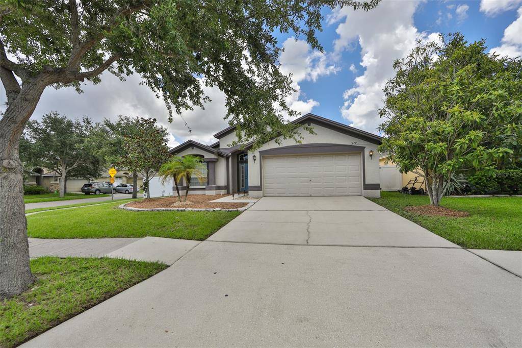 Ruskin, FL 33570,517 9TH ST NE