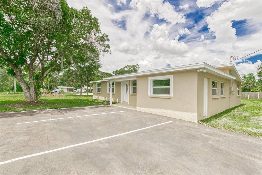 Ruskin, FL 33570,209 4TH AVE SW