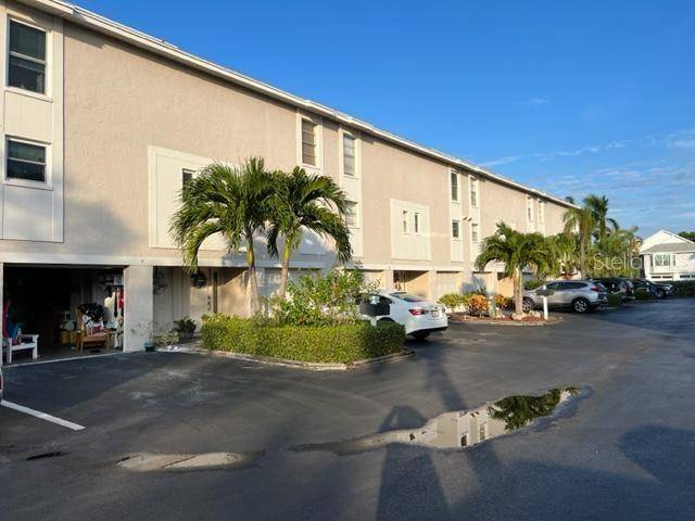 Treasure Island, FL 33706,255 CAPRI CIR N #8