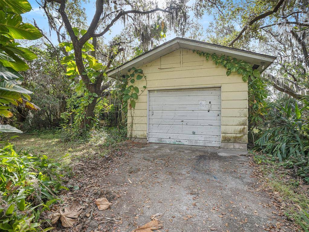 Ruskin, FL 33570,2642 RIVER BEND DR