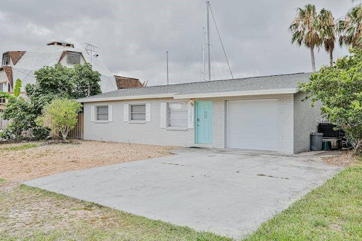 Hernando Beach, FL 34607,4984 CEDARBROOK LN