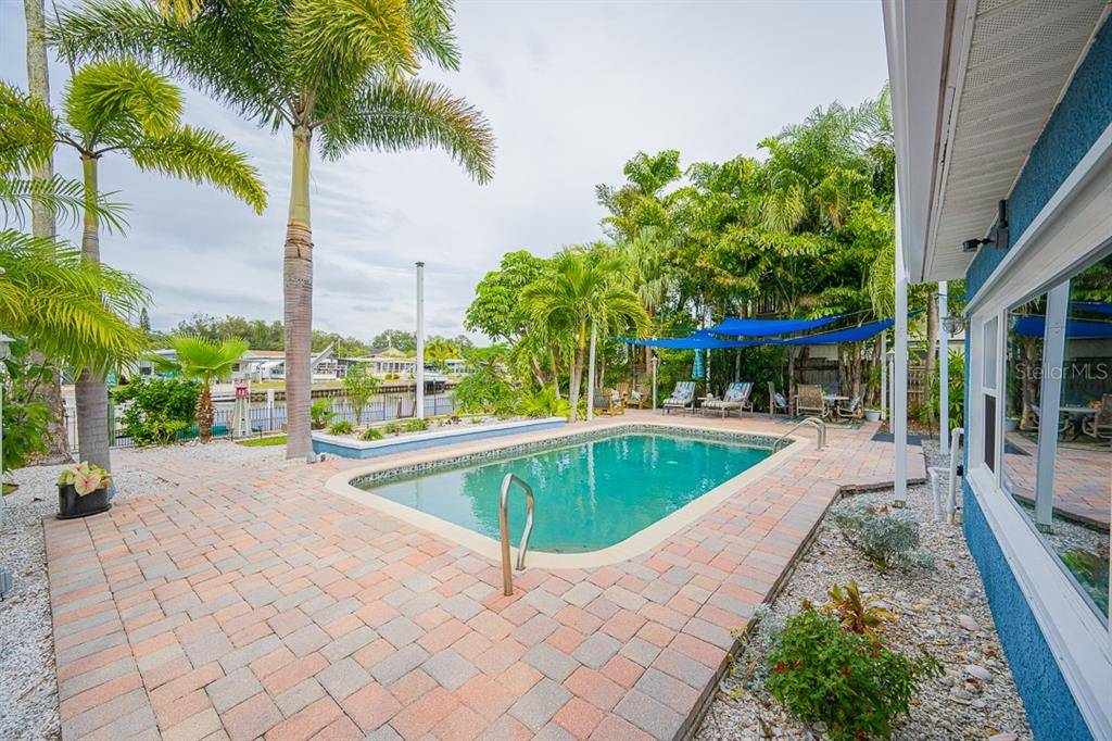 Crystal Beach, FL 34681,90 LORRAINE ST