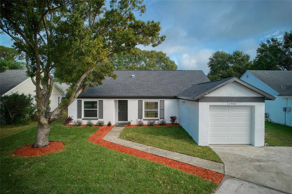 Oldsmar, FL 34677,1906 CASTLE BAY CT