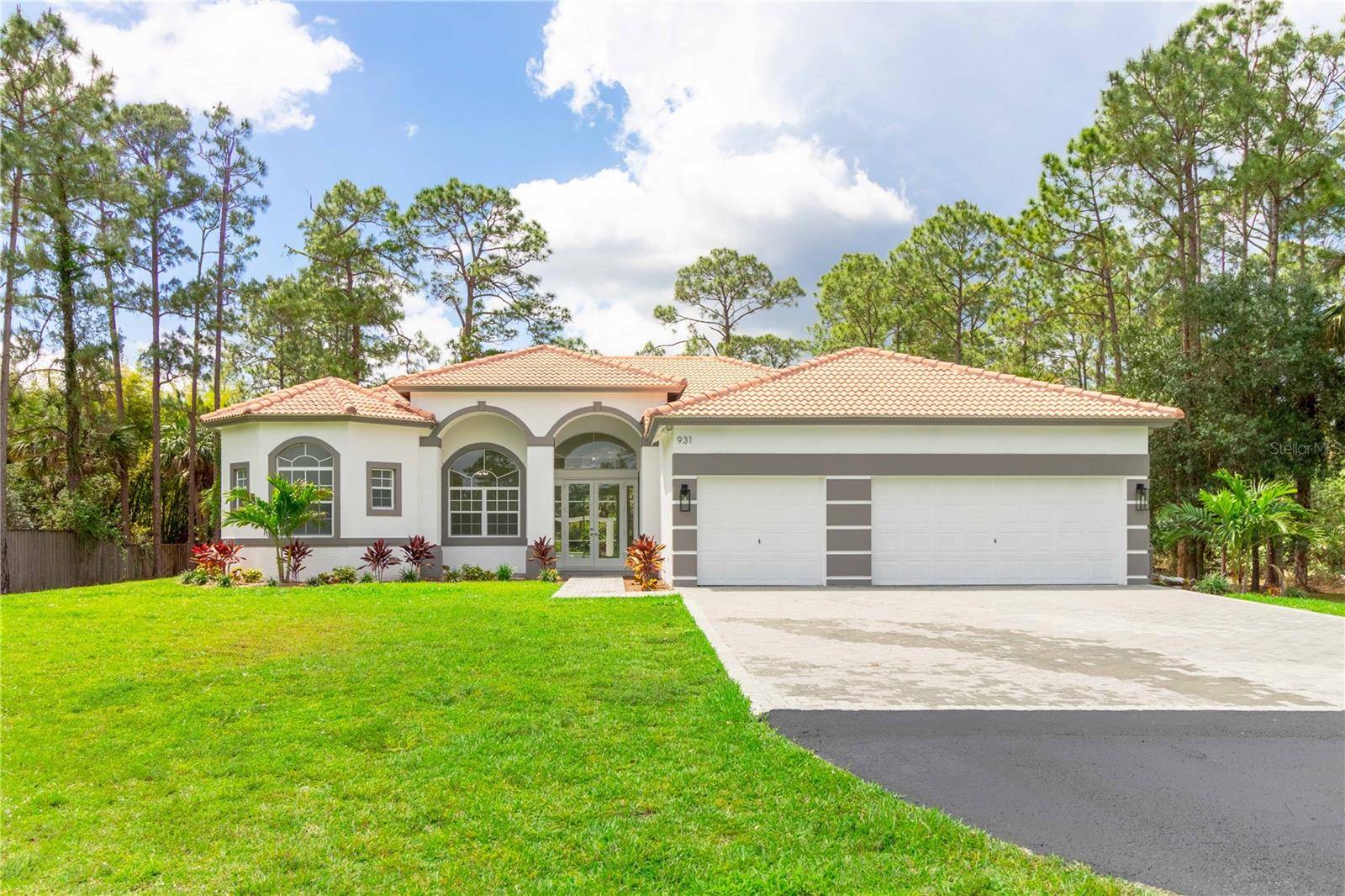 Naples, FL 34120,931 8TH ST NE
