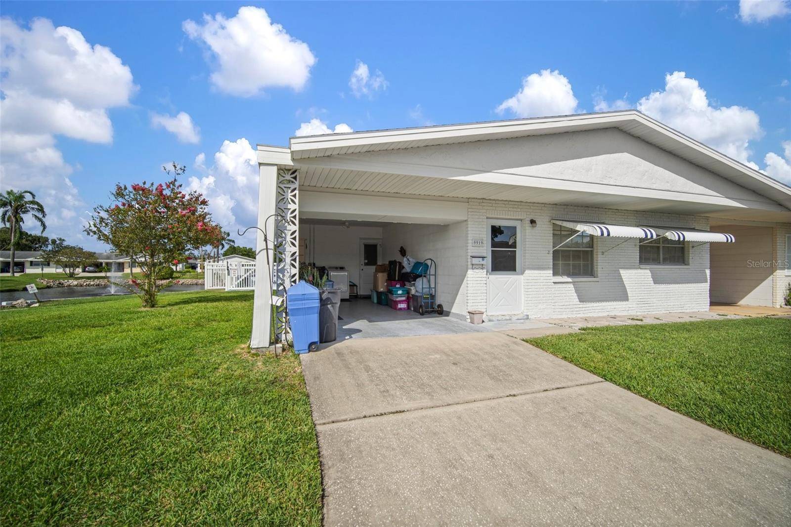 Pinellas Park, FL 33782,9919 DAFFODIL ST N #48