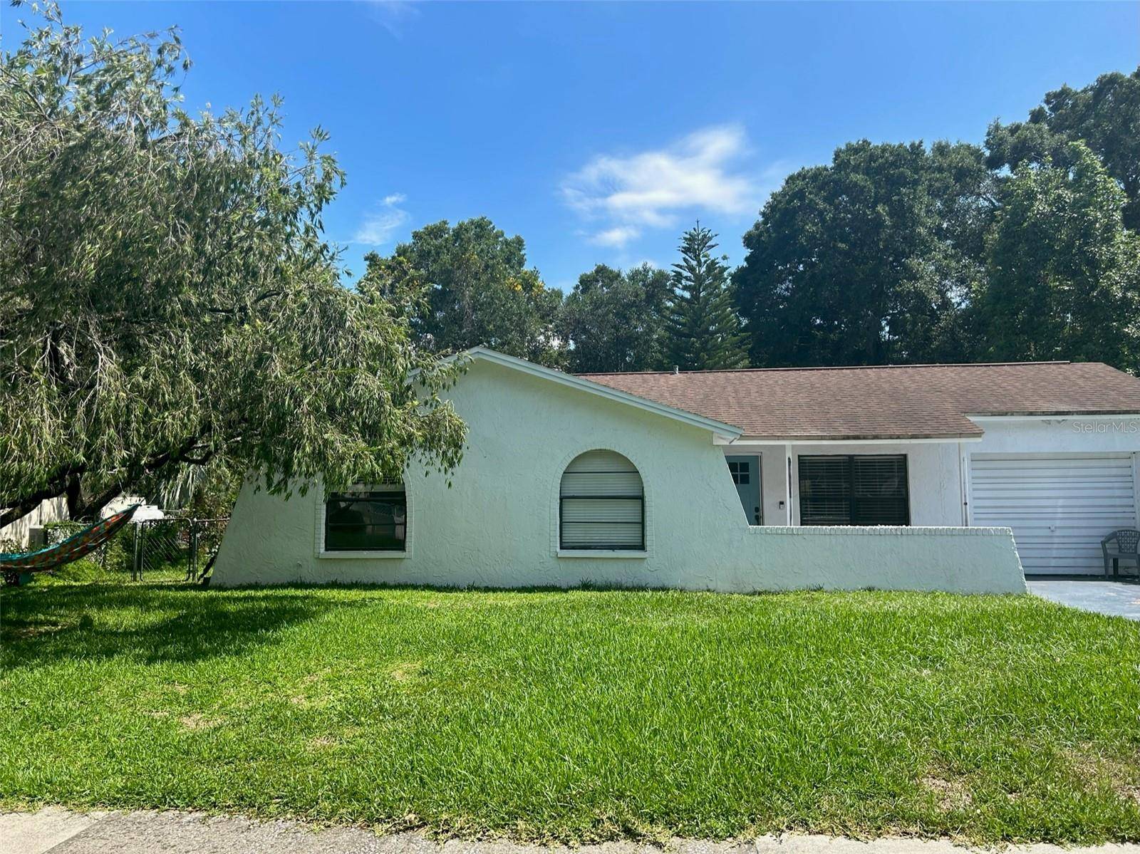 Seffner, FL 33584,216 CLAIRE DR