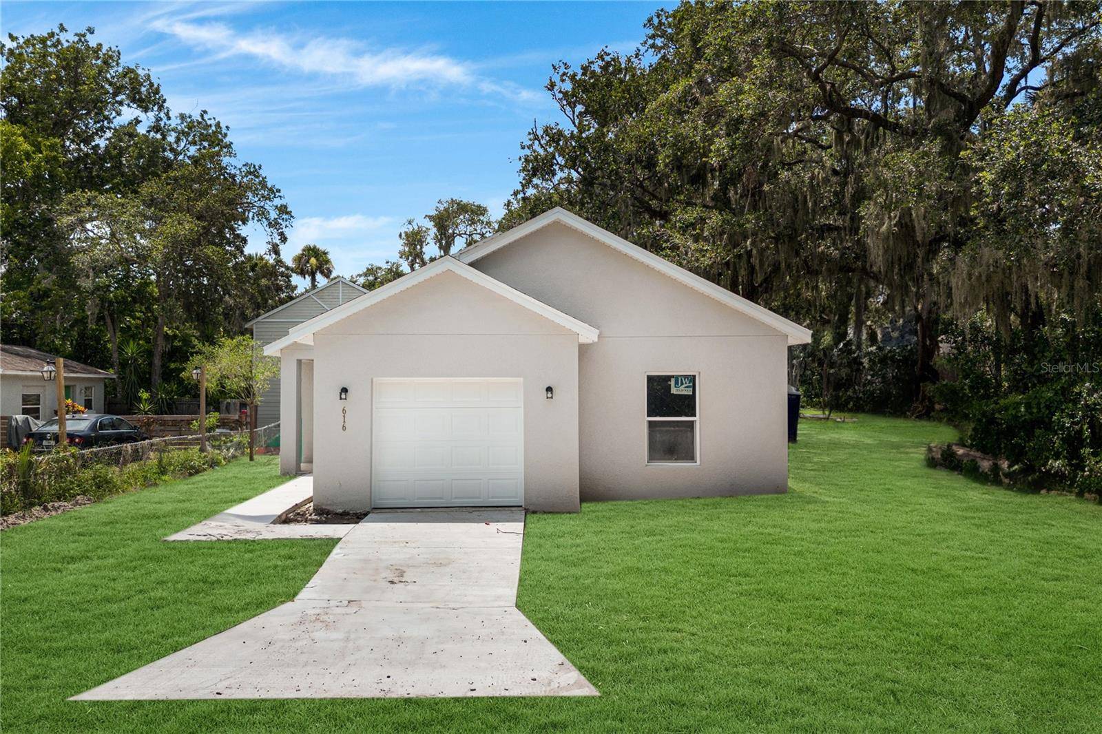 New Smyrna Beach, FL 32168,616 N DUSS ST