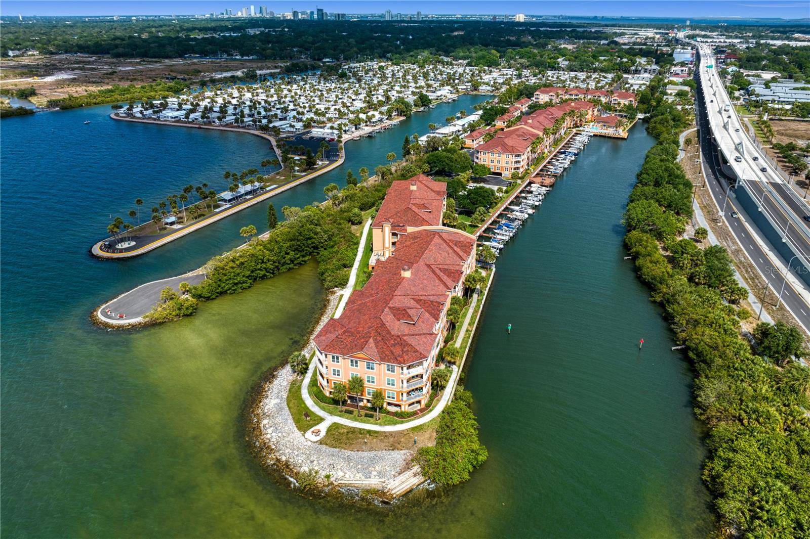 Tampa, FL 33611,5000 CULBREATH KEY WAY #9-110