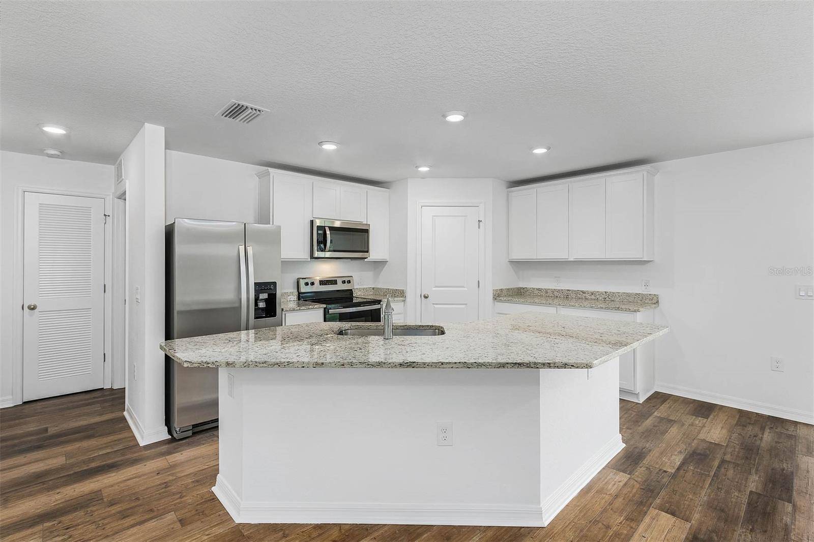 Port Charlotte, FL 33981,6007 GILLOT BLVD