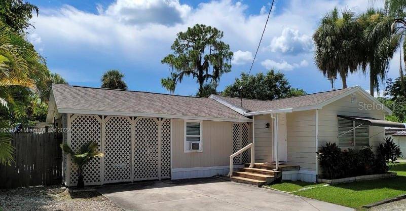 Ruskin, FL 33570,108 19TH ST NW