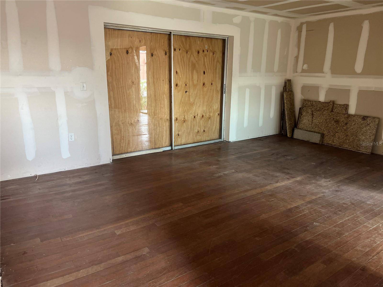 Tampa, FL 33604,9027 WESTCHESTER CIR #118