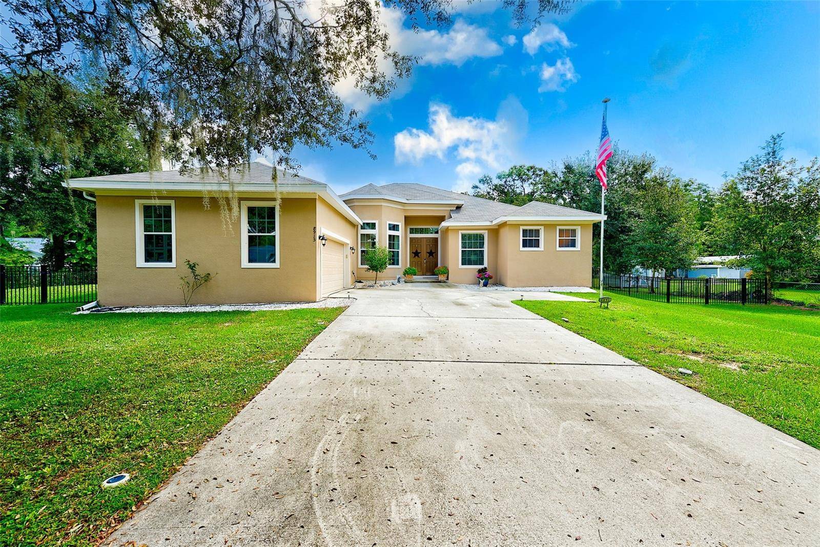 Lakeland, FL 33809,8915 PINECREST DR