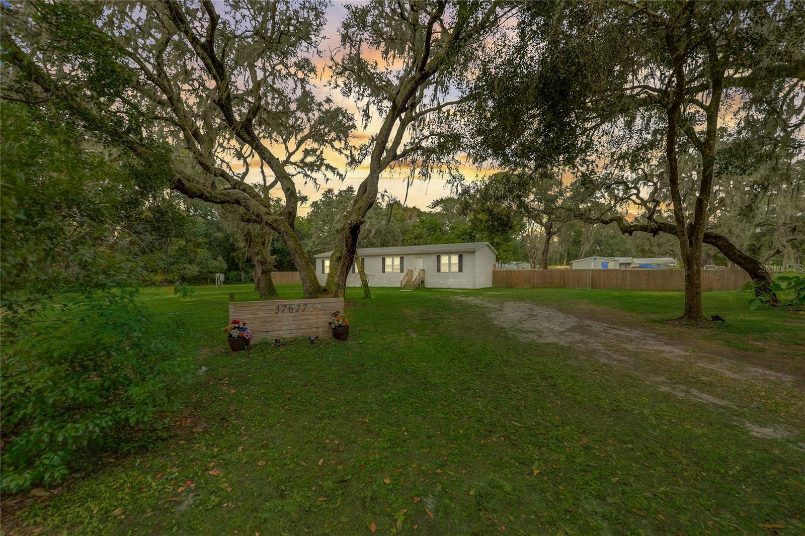 Zephyrhills, FL 33541,37627 PERTH DR