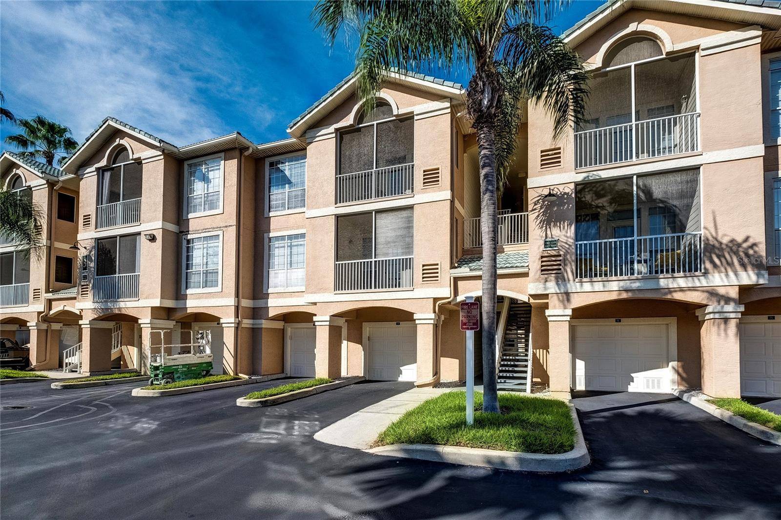 Tampa, FL 33607,3207 BAY CLUB CIR