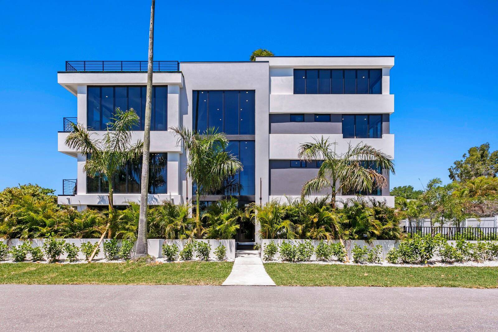 Redington Beach, FL 33708,102 162ND AVE