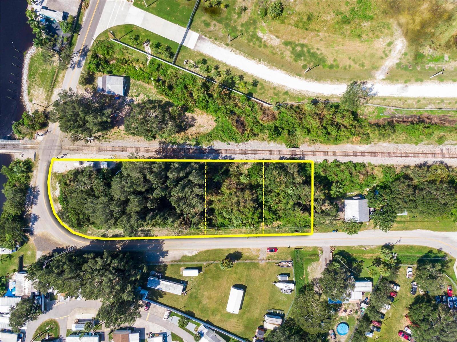 Ruskin, FL 33570,801 WOODLAND ESTATES AVE