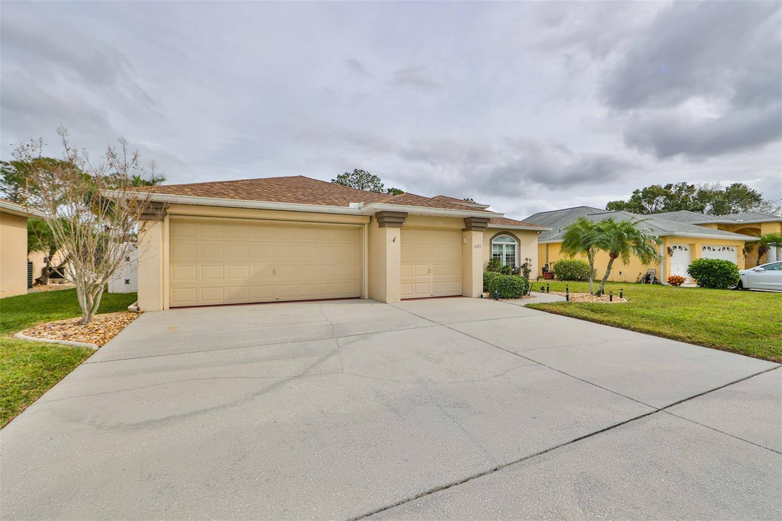 Ruskin, FL 33573,1605 VENTANA DR