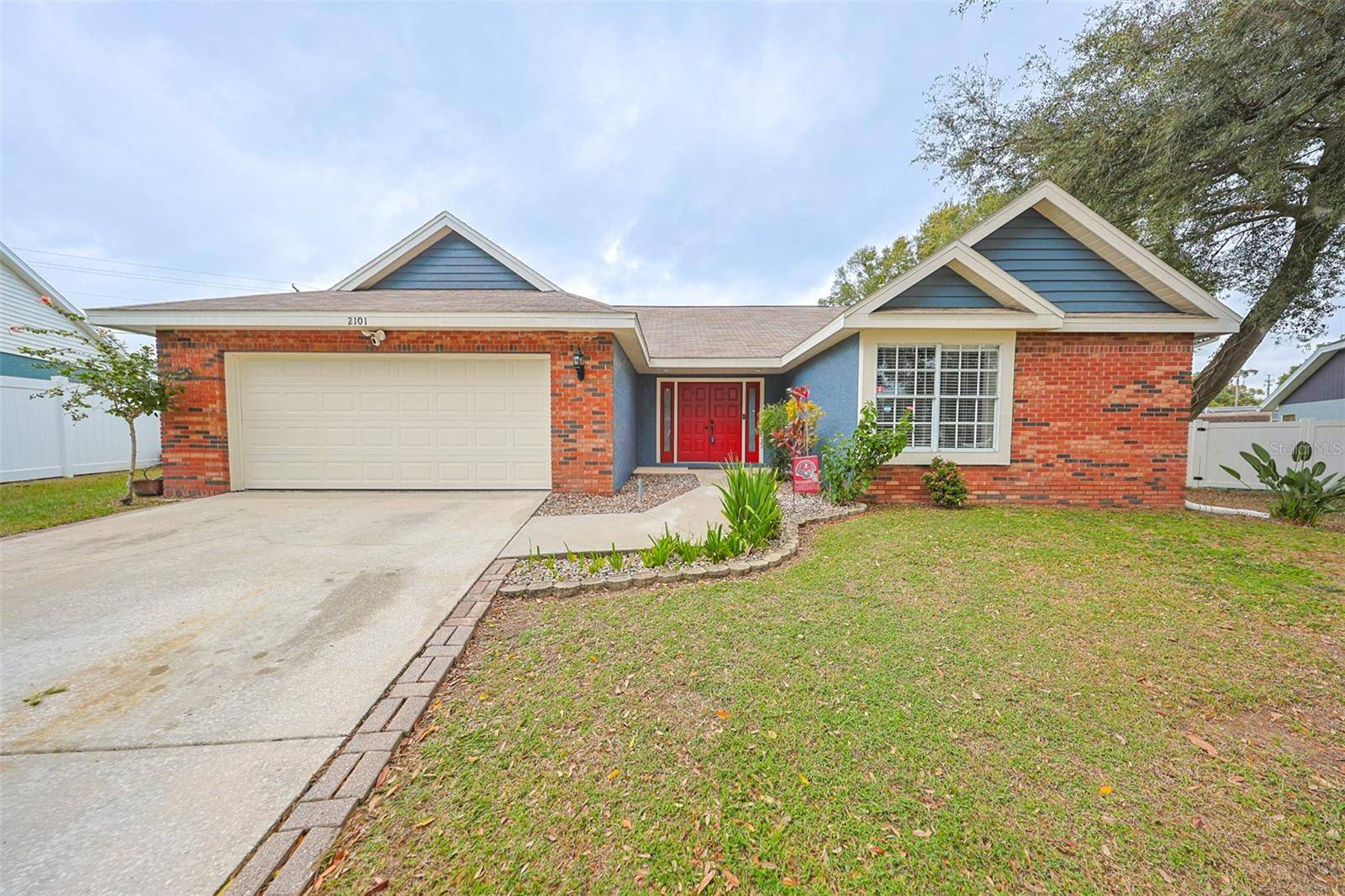 Seffner, FL 33584,2101 DARLINGTON OAK DR