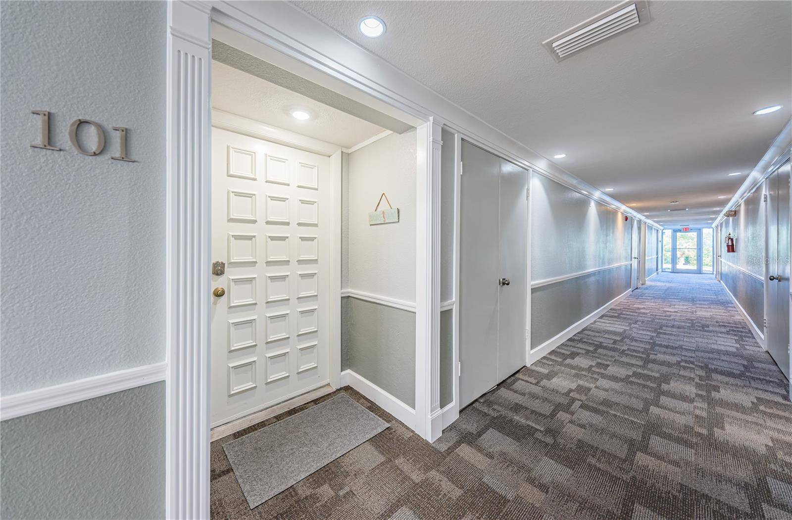 Tarpon Springs, FL 34689,101 MARINER DR #101