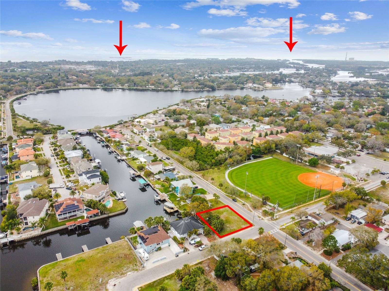 Tarpon Springs, FL 34689,600 BANANA ST