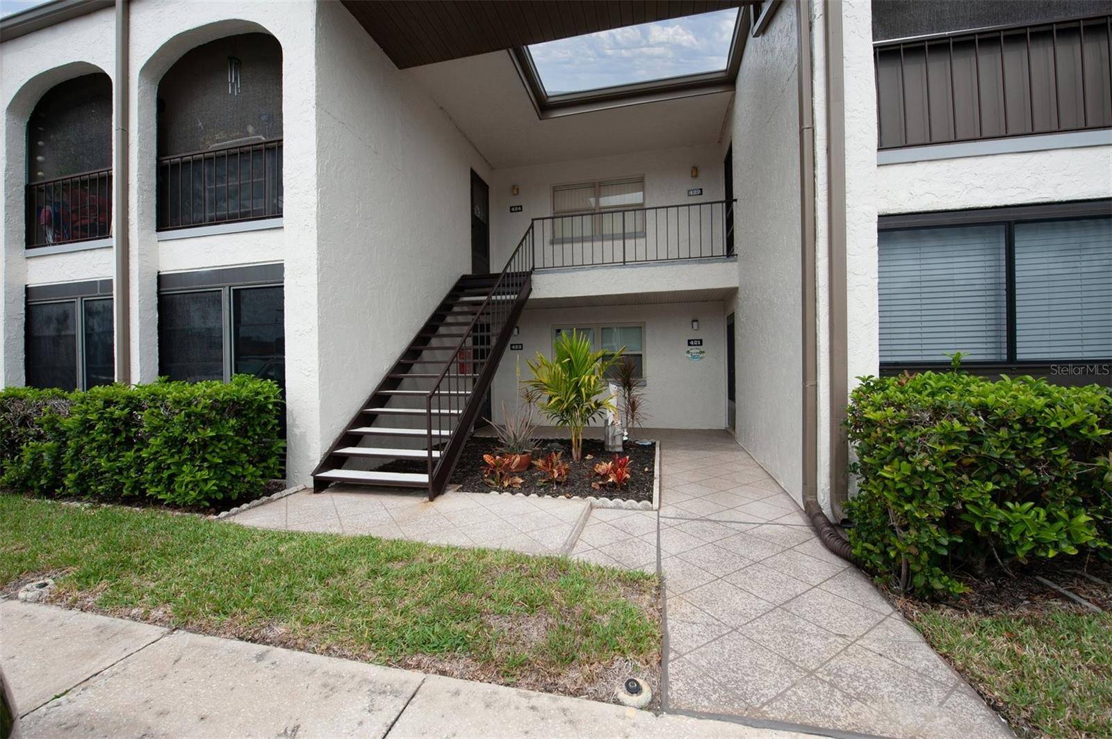 Seminole, FL 33777,7701 STARKEY RD #423