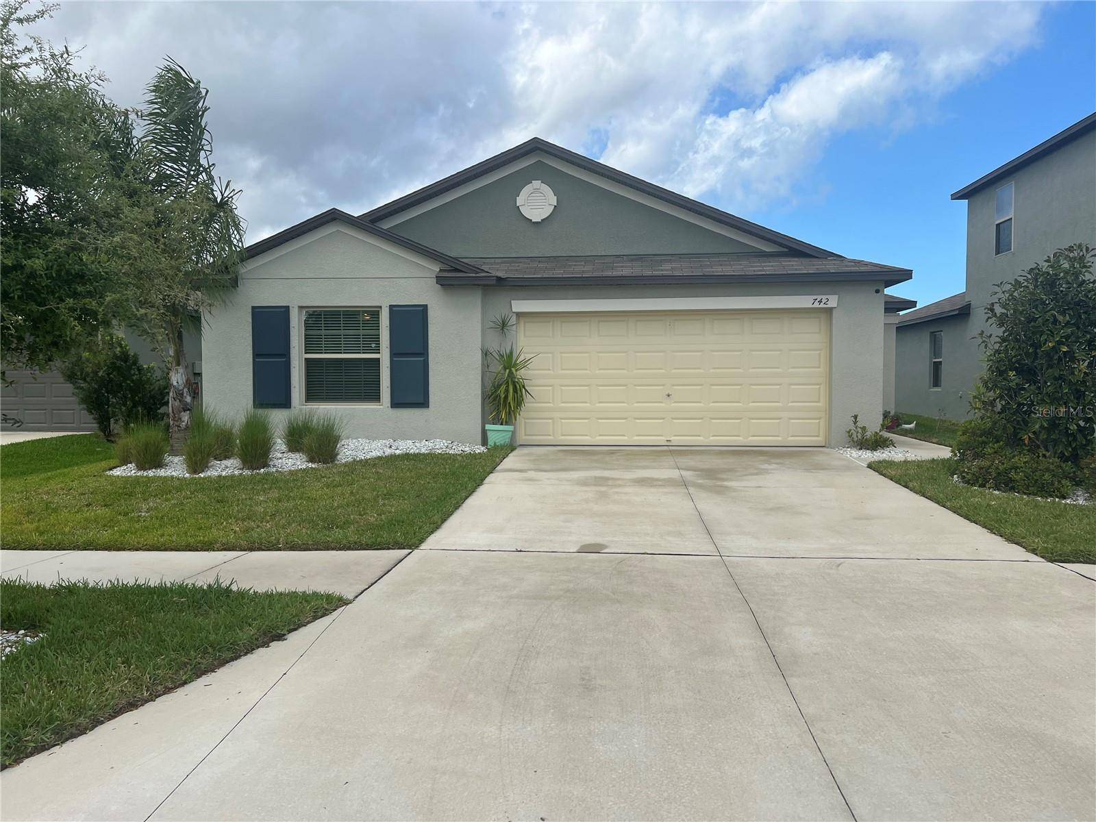 Ruskin, FL 33570,742 8TH ST NW