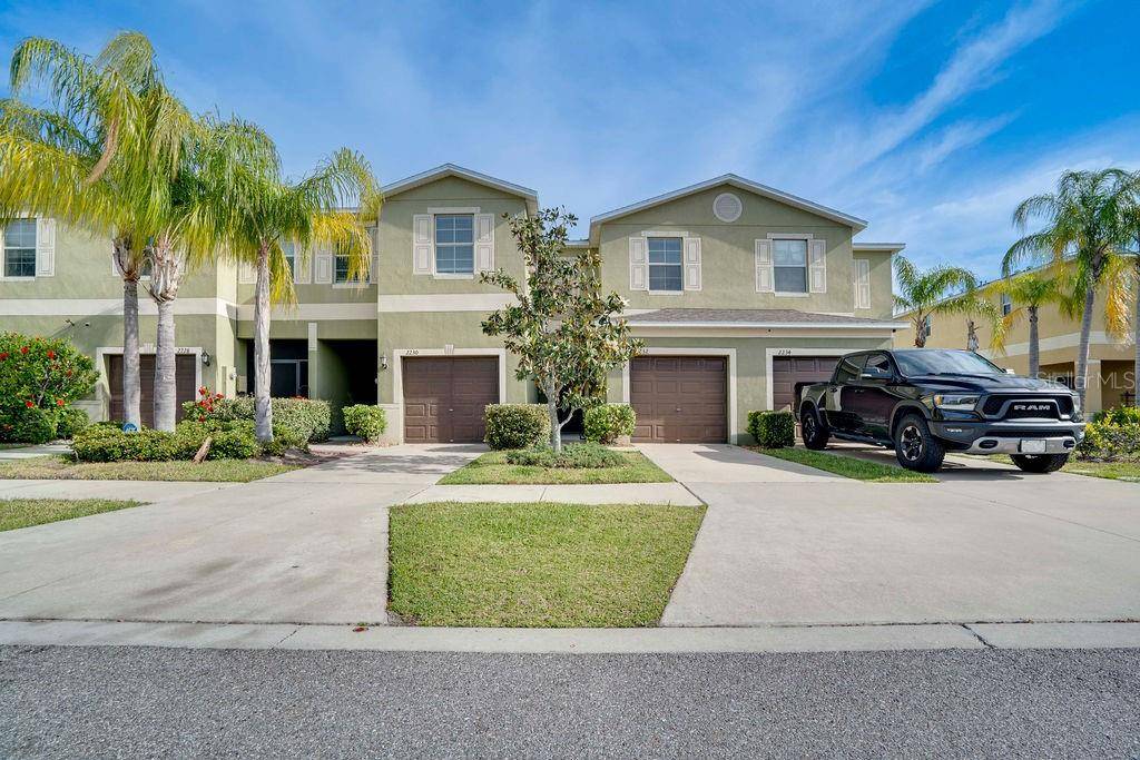 Ruskin, FL 33570,2232 GOLDEN FALCON DR