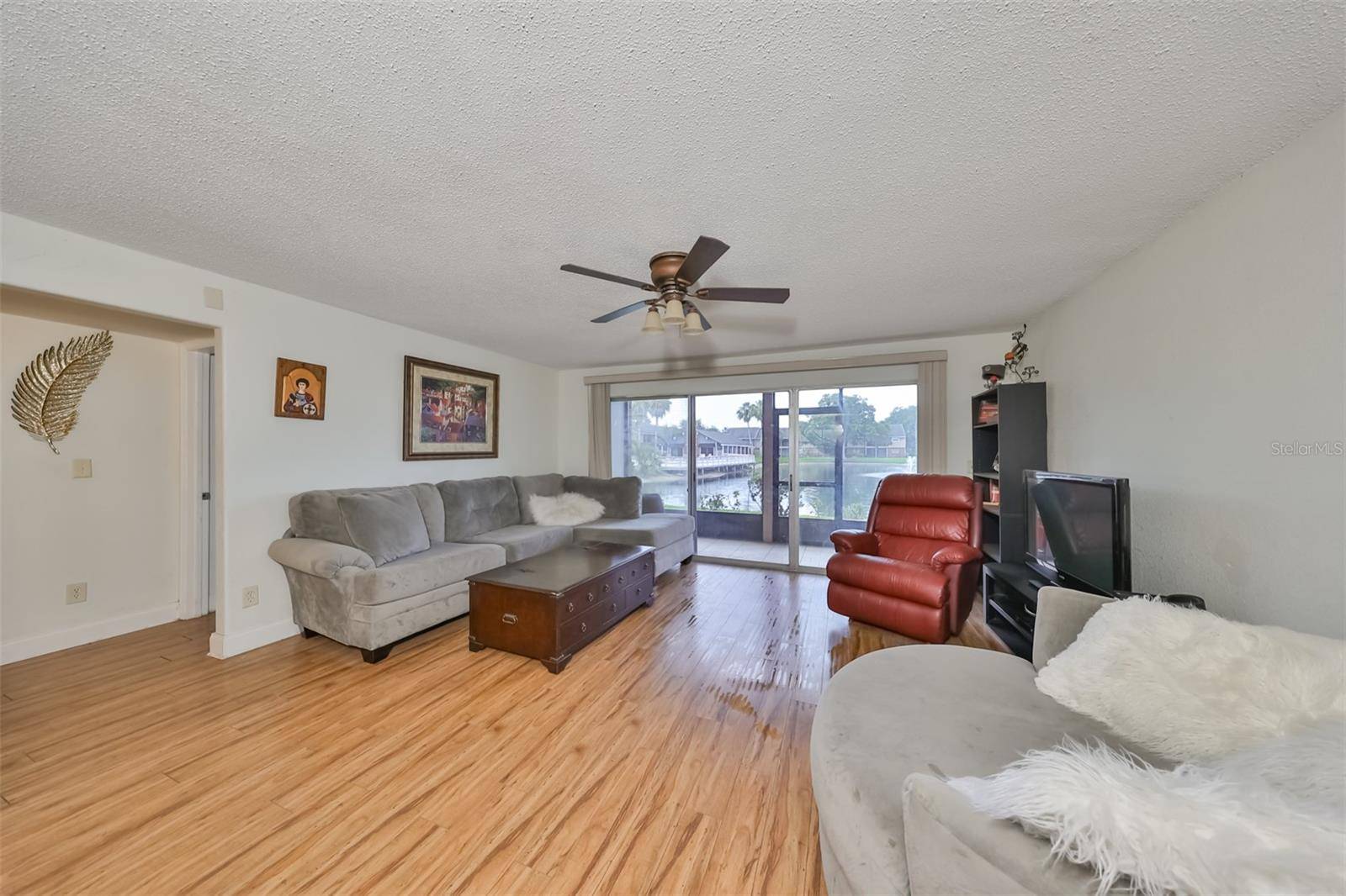 Largo, FL 33771,200 COUNTRY CLUB DR #307