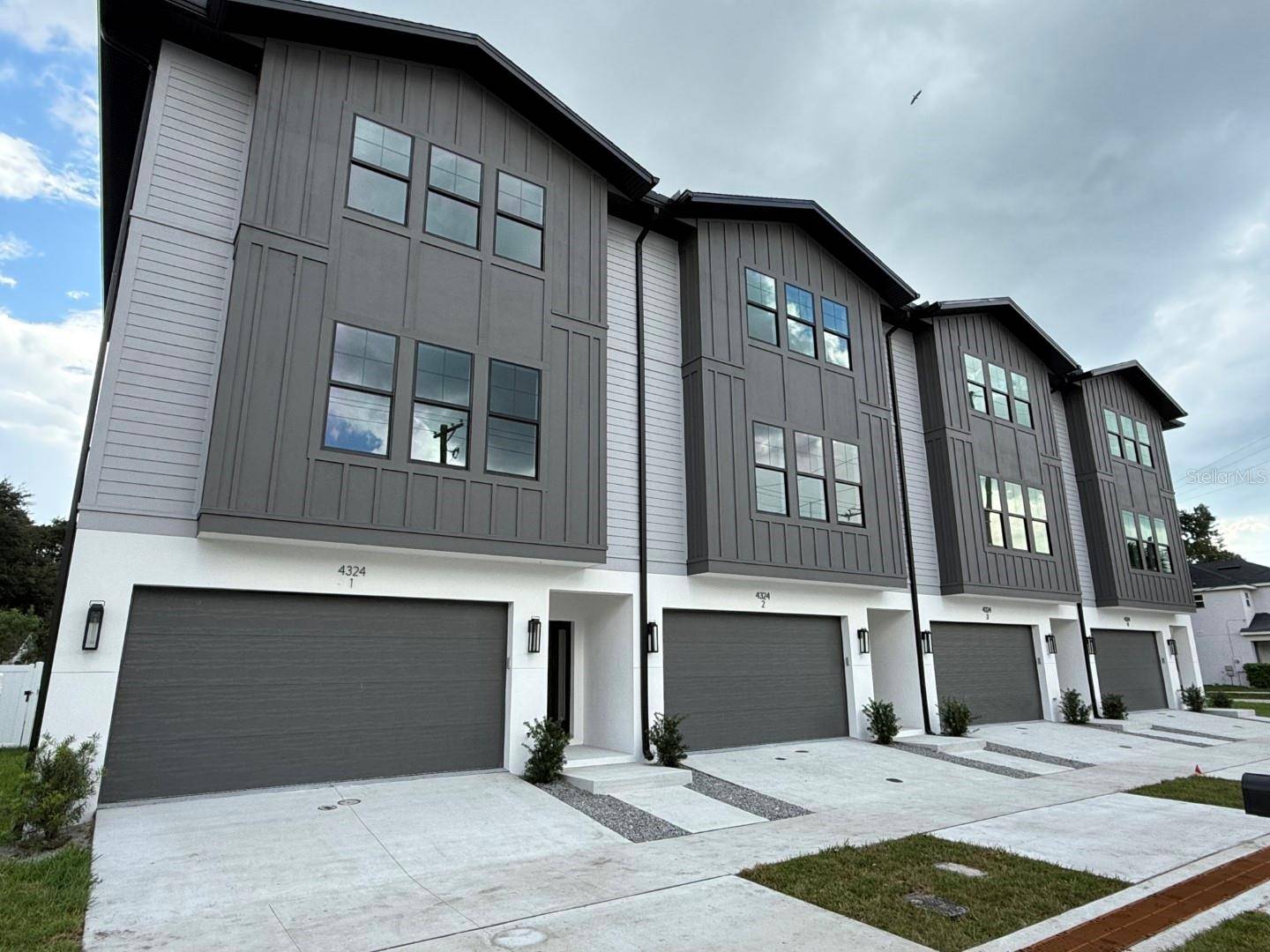 Tampa, FL 33609,4324 W GRAY ST #1